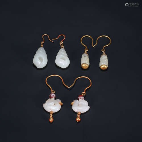 A GROUP OF CHINESE SILVER GILT HETIAN WHITE JADE EARRINGS FR...