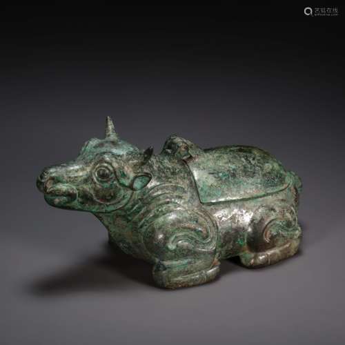 CHINESE BRONZE OX LAMP, WESTERN ZHOU DYNASTY