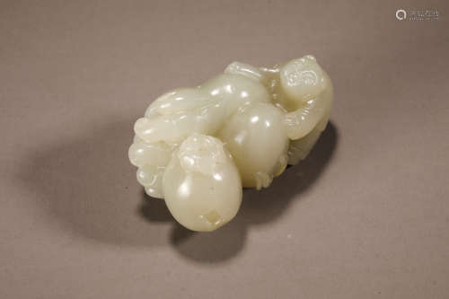 Qing Dynasty Hetian jade has many descendants and more bless...
