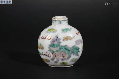 Qing Dynasty Snuff Bottle with Animal Patterns