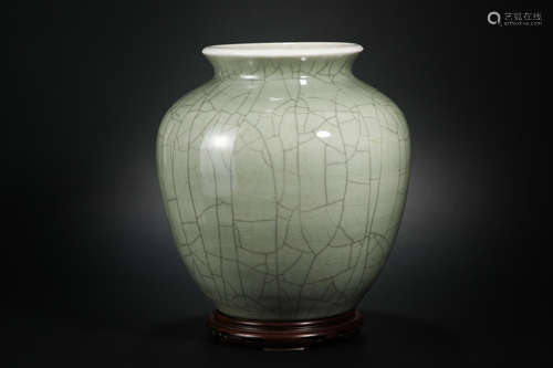 Qing Dynasty Celadon Big Jar