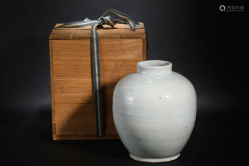 Song Dynasty Hutian Kiln Dragon-patterned Jar