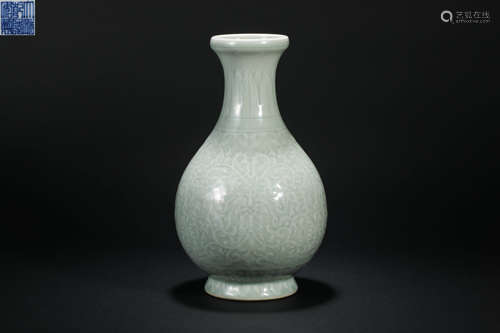 Qing Dynasty Bean Green Bottle