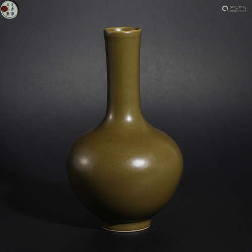 Qing Dynasty Celadon Vase