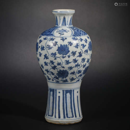 Qing Dynasty blue and white flower vase