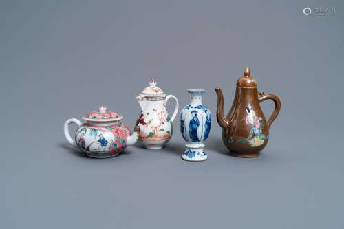 TWO CHINESE FAMILLE ROSE JUGS, A TEAPOT AND A BLUE AND WHITE...