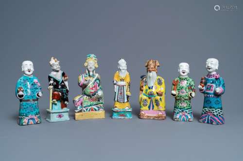 SEVEN CHINESE FAMILLE ROSE FIGURES, 18/19TH C.