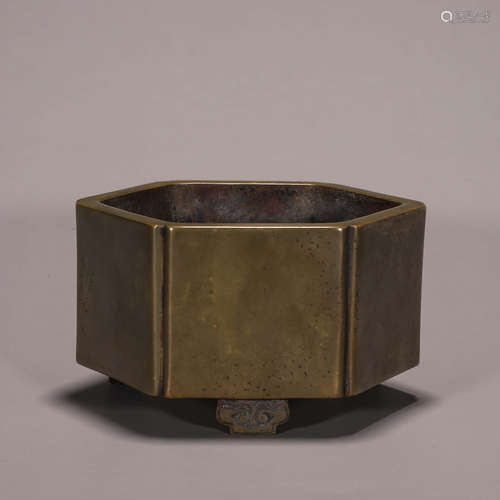 A cloud patterned copper censer