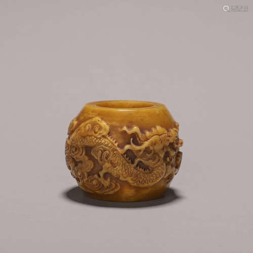 A dragon patterned tianhuang Shoushan soapstone thumb ring