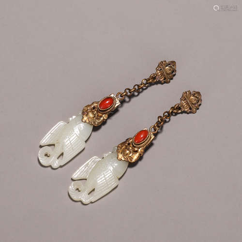 A pair of Hetian jade gold-inlaid earrings