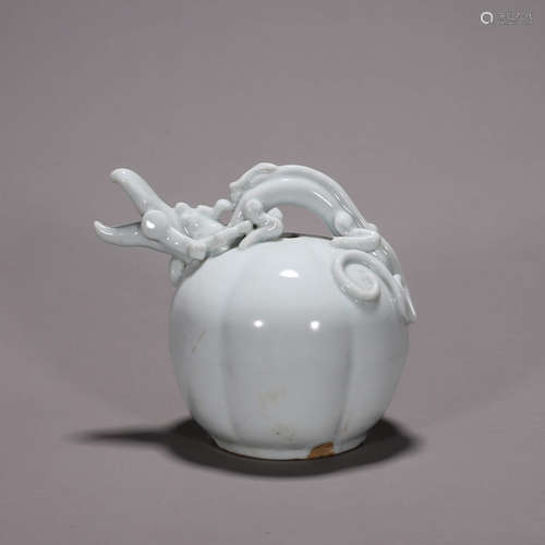 A white glazed porcelain dragon water pot