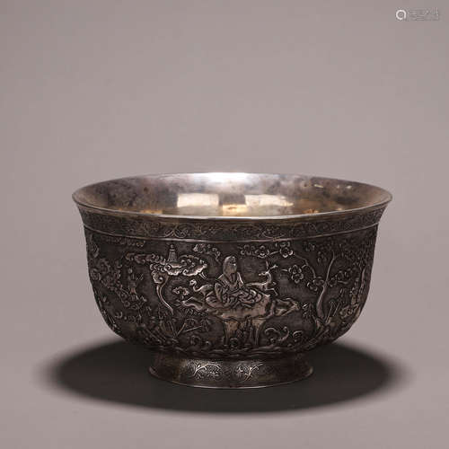 A figure patterned silver bowl