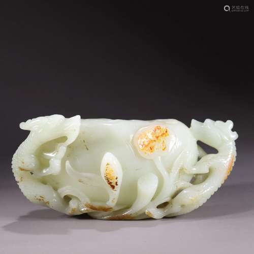 A Hetian jade dragon water pot