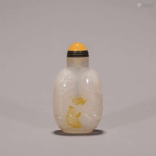 An agate snuff bottle