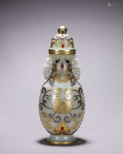 A Hetian jade gold-inlaid vase with phoenix shaped ears