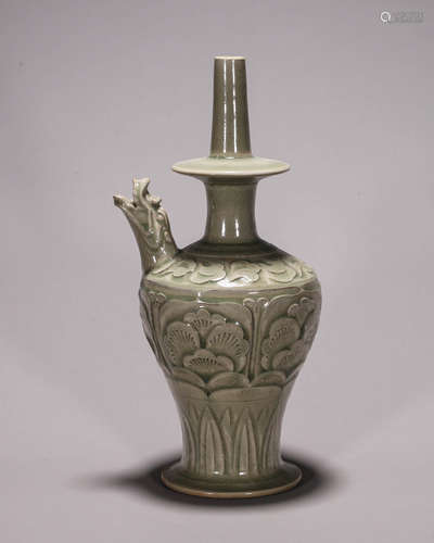 A Yaozhou kiln porcelain dragon head vase