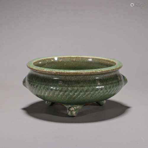 A Longquan kiln porcelain three-legged basin