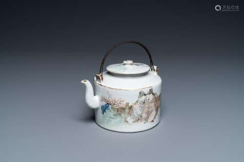 A CHINESE QIANJIANG CAI TEAPOT AND COVER, 19/20TH C.
