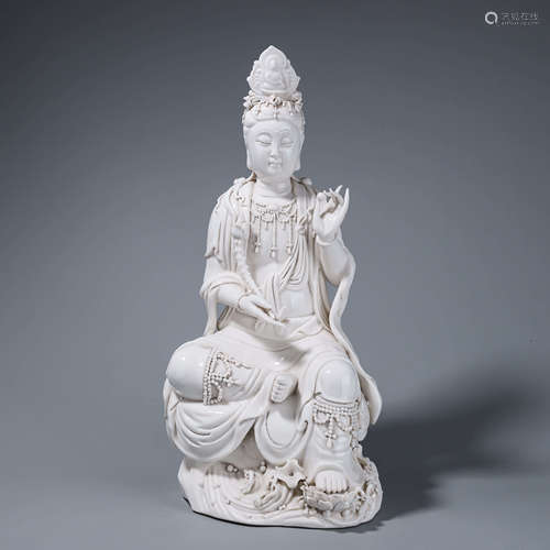 A Dehua kiln porcelain Guanyin statue