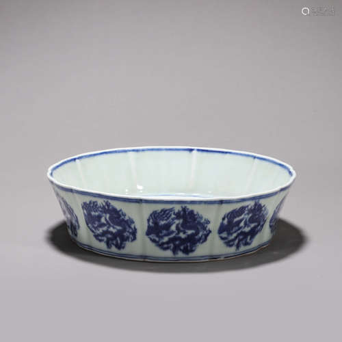 A blue and white dragon and phoenix porcelain basin