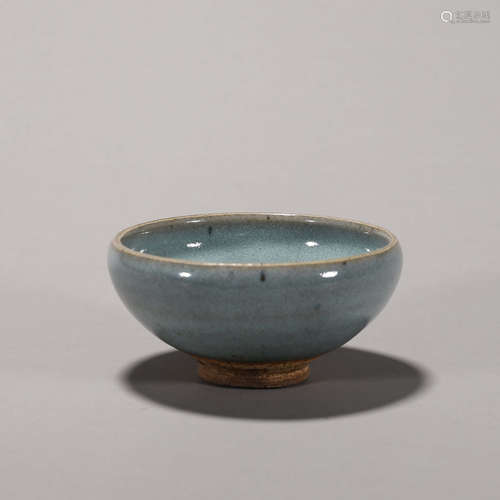 A Jun kiln porcelain cup