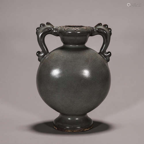 A Guan kiln porcelain flask