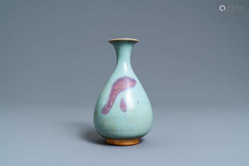 A CHINESE 'YUHUCHUNPING' JUNYAO-GLAZED VASE, PROBA...