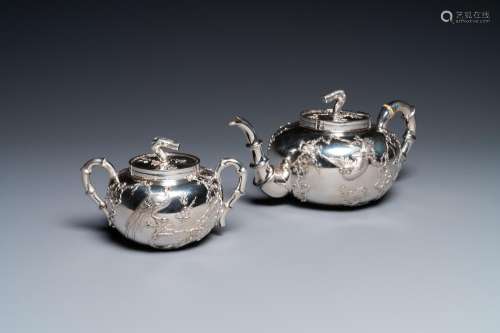 A CHINESE SILVER TEAPOT AND A SUGAR BOWL, 19/20TH C.
