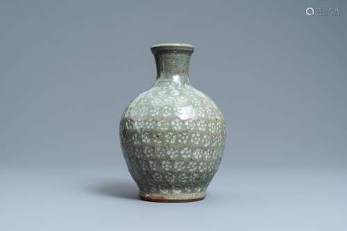 A KOREAN SLIP-INLAID CELADON VASE, PROBABLY JOSEON, 18TH C.