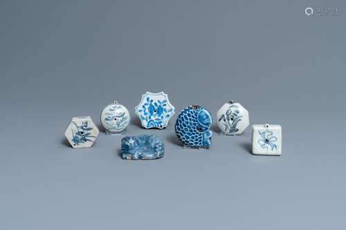 SEVEN KOREAN BLUE AND WHITE WATER DROPPERS, 18/19TH C.