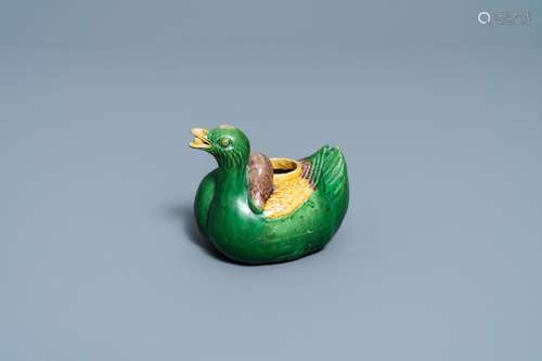 A CHINESE SANCAI-GLAZED DUCK-SHAPED WATER DROPPER, MING