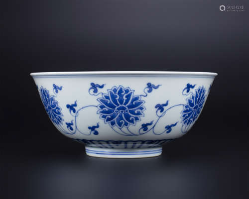 18th century, Qing Daoguang blue and white porcelain bowl wi...