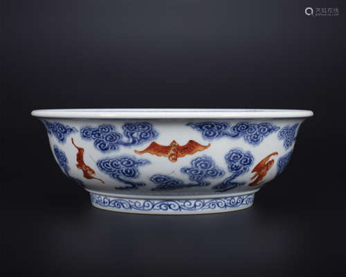 18th century, Blue and white alum-red bat pattern porcelain ...