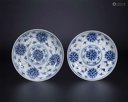 18th century, A pair of blue and white porcelain dishes with...
