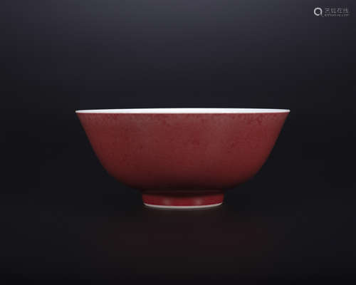 18th century, Red-glazed porcelain bowl