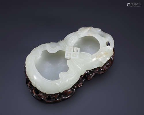 18th century, White jade gourd brush washer