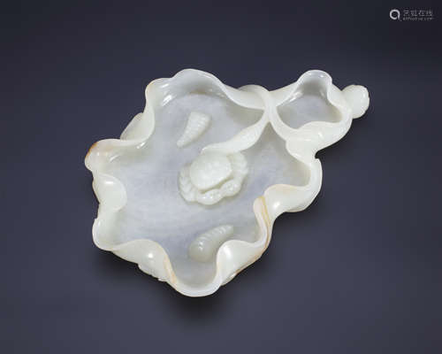 18th century, White jade lotus leaf washer