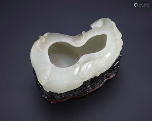 18th century, White jade gourd-shaped washer