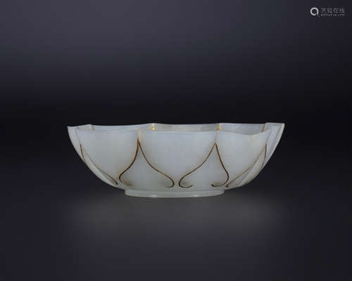 White Jade brush washer with flower-shaped mouth