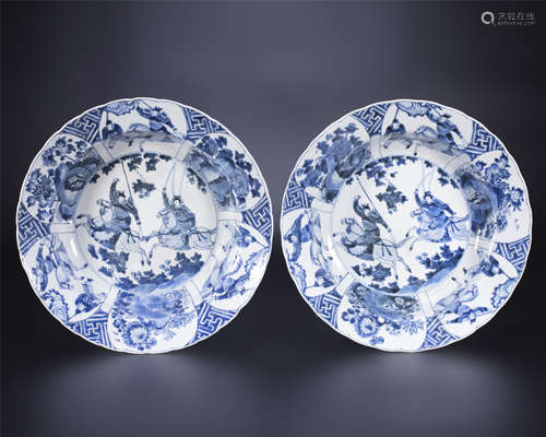 18th century, A pair of blue and white porcelain plate with ...