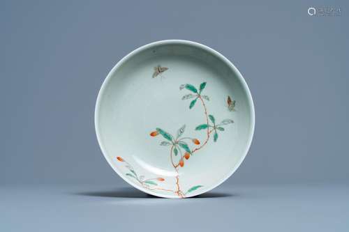 A CHINESE FAMILLE VERTE CELADON-GLAZED PLATE, WANLI MARK, KA...