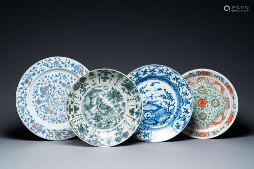 THREE CHINESE BLUE AND WHITE DISHES AND ONE FAMILLE VERTE DI...