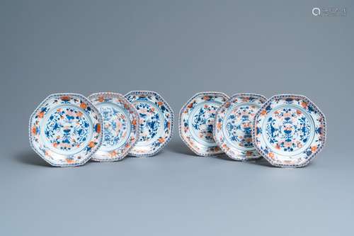 SIX CHINESE OCTAGONAL IMARI-STYLE PLATES, KANGXI