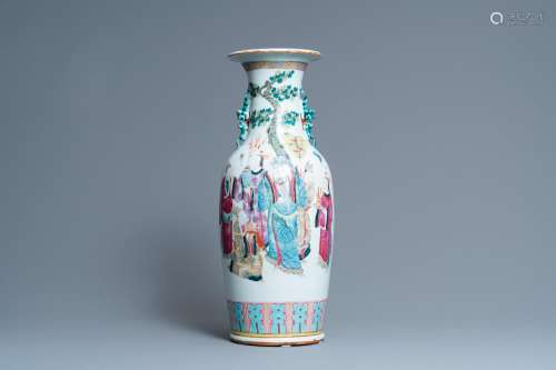 Lot 663: A CHINESE FAMILLE ROSE VASE, 19TH C.