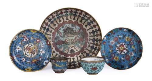 A COLLECTION OF CHINESE CLOISONNÉ BOWLS AND DISHES MING-QING...