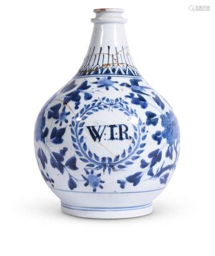 A JAPANESE EXPORT BLUE AND WHITE APOTHECARY BOTTLE, CIRCA 16...