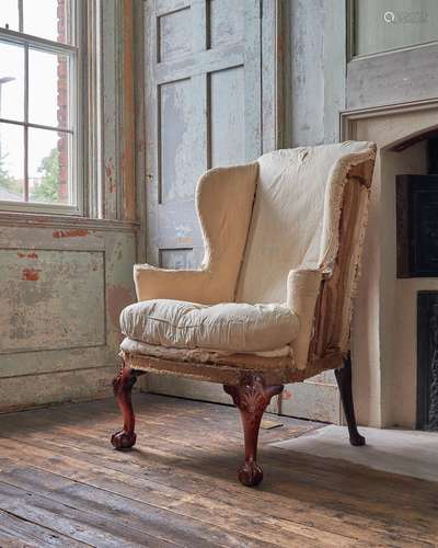 A GEORGE II MAHOGANY WING ARMCHAIR, MID 18TH CENTURY