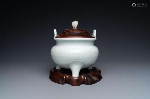 Lot 726: A LARGE CHINESE BLANC DE CHINE CENSER WITH JADE-TOP...