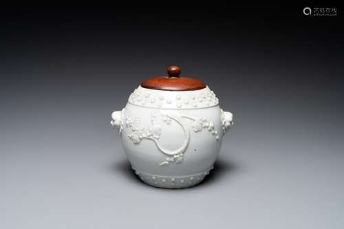Lot 727: A CHINESE BLANC DE CHINE JAR WITH APPLIED PRUNUS FL...