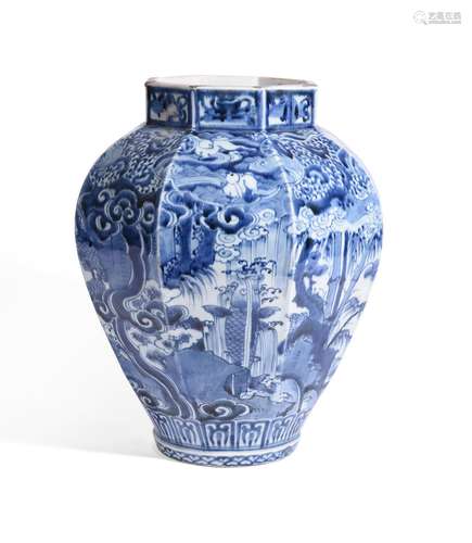 A JAPANESE ARITA VASE, LATE 17TH OR EARLY 18TH CENTURY